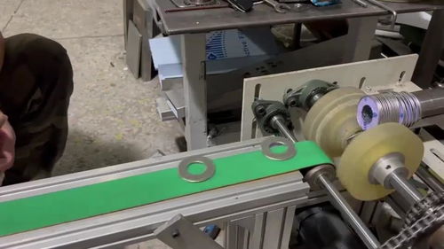 疊蓋機(jī)自動化設(shè)備 提升生產(chǎn)效率的先進(jìn)機(jī)械設(shè)備